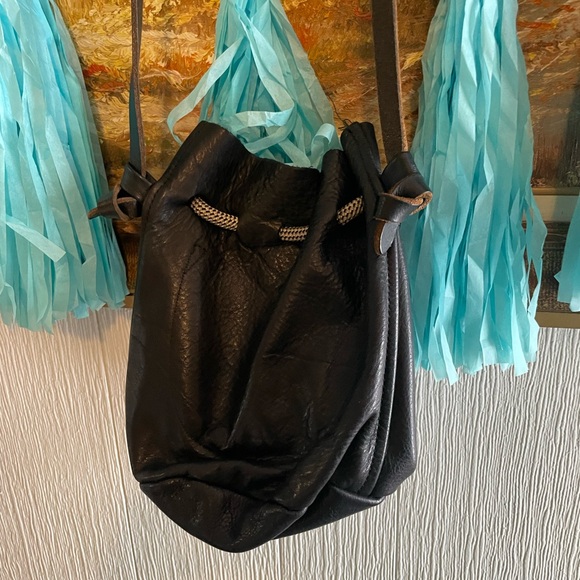 ❤️Eleven Thirty Shop Leather Bucket Bag With Tassle. - Picture 2 of 4